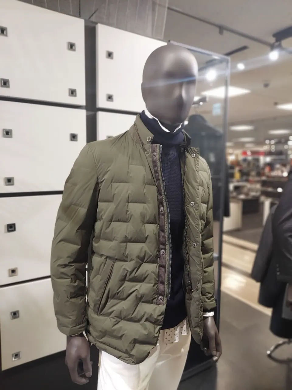 JOSEPH ABBOUD 宮下 コーディネート画像