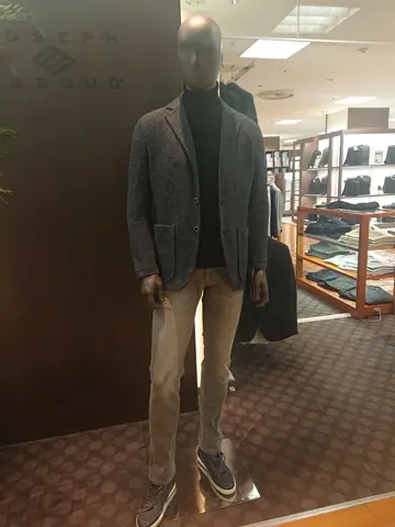 JOSEPH ABBOUD スタッフ コーディネート画像