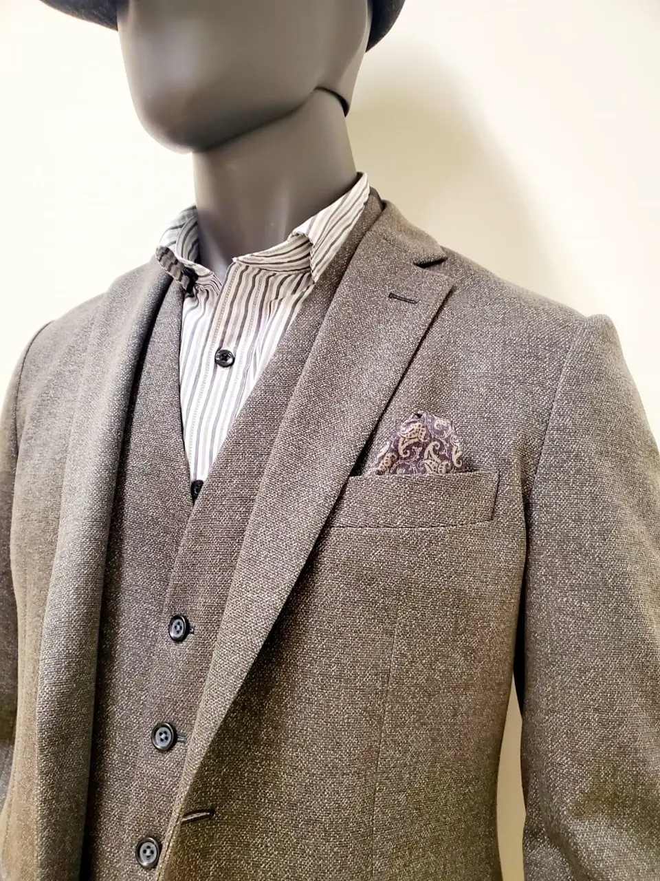 JOSEPH ABBOUD 亀井 コーディネート画像