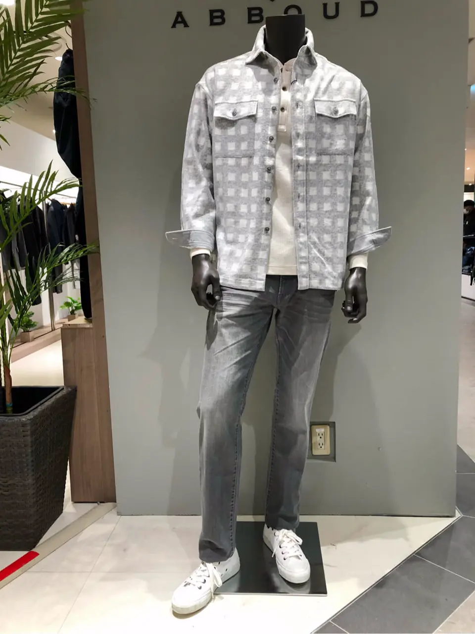 JOSEPH ABBOUD 川田 コーディネート画像