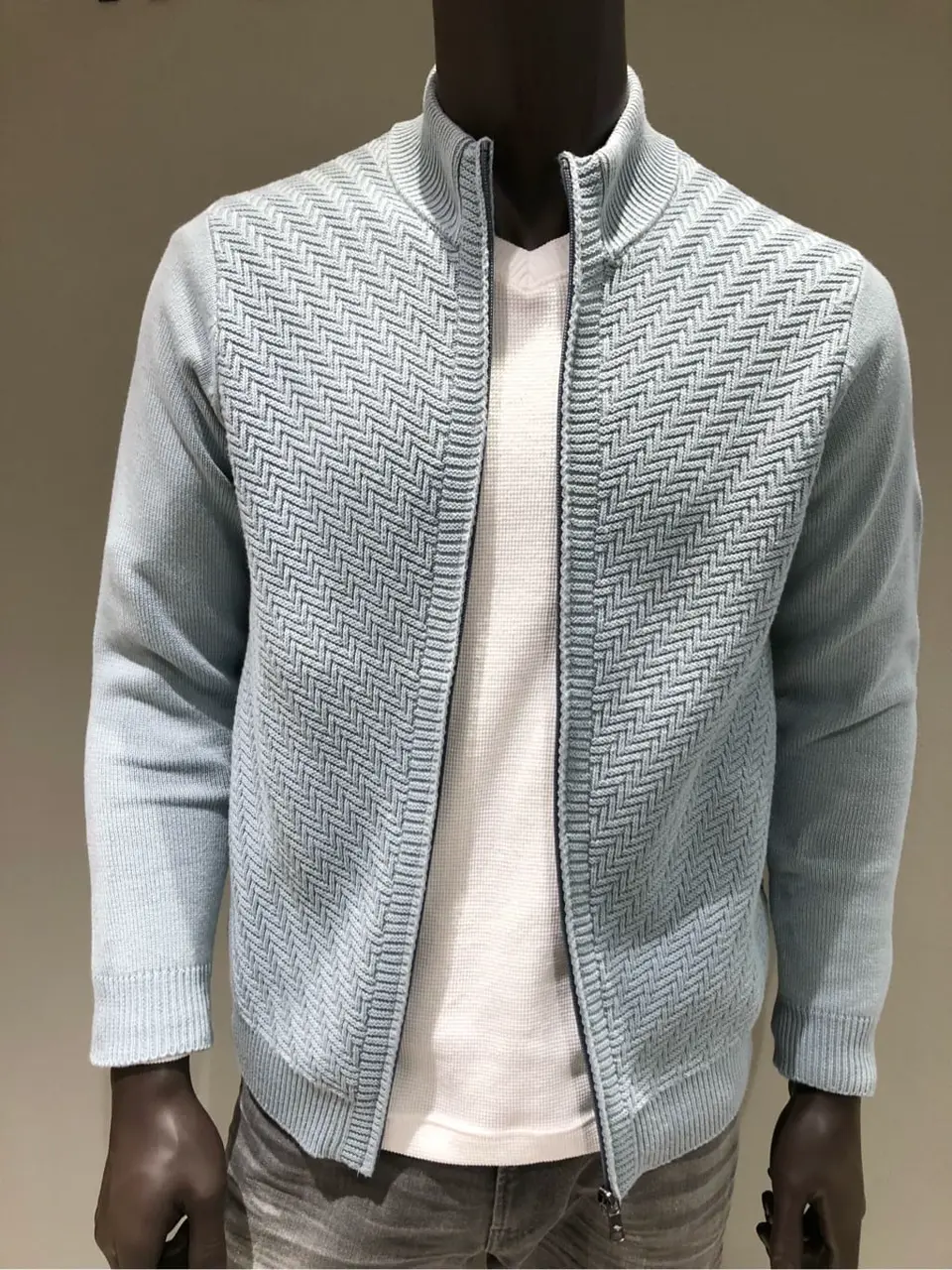 JOSEPH ABBOUD 川田 コーディネート画像