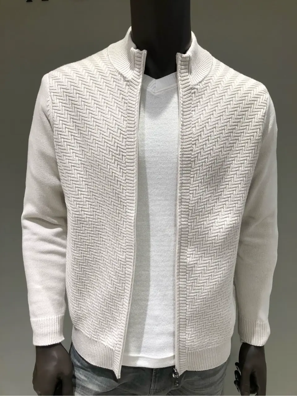 JOSEPH ABBOUD 川田 コーディネート画像