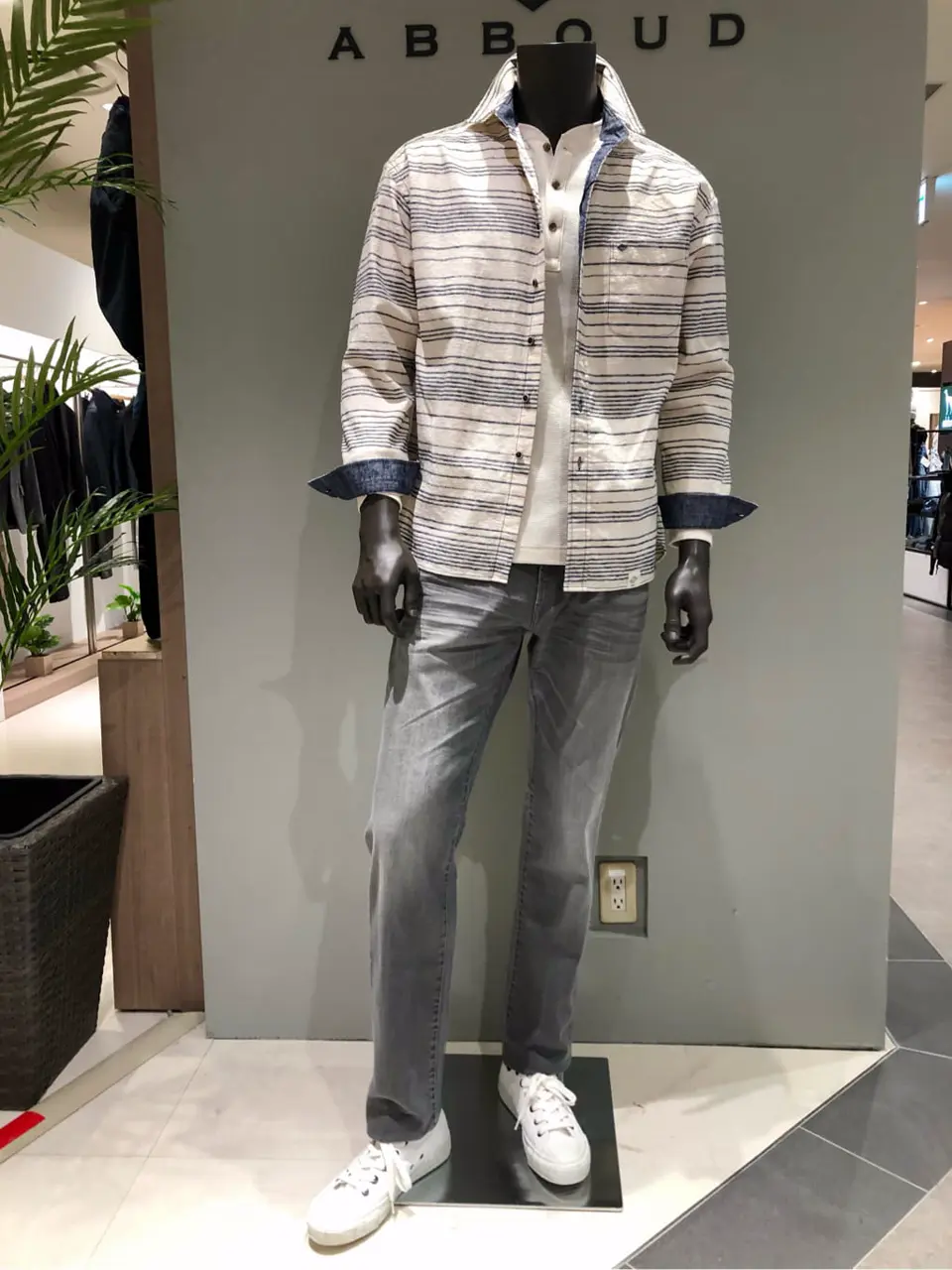 JOSEPH ABBOUD 川田 コーディネート画像