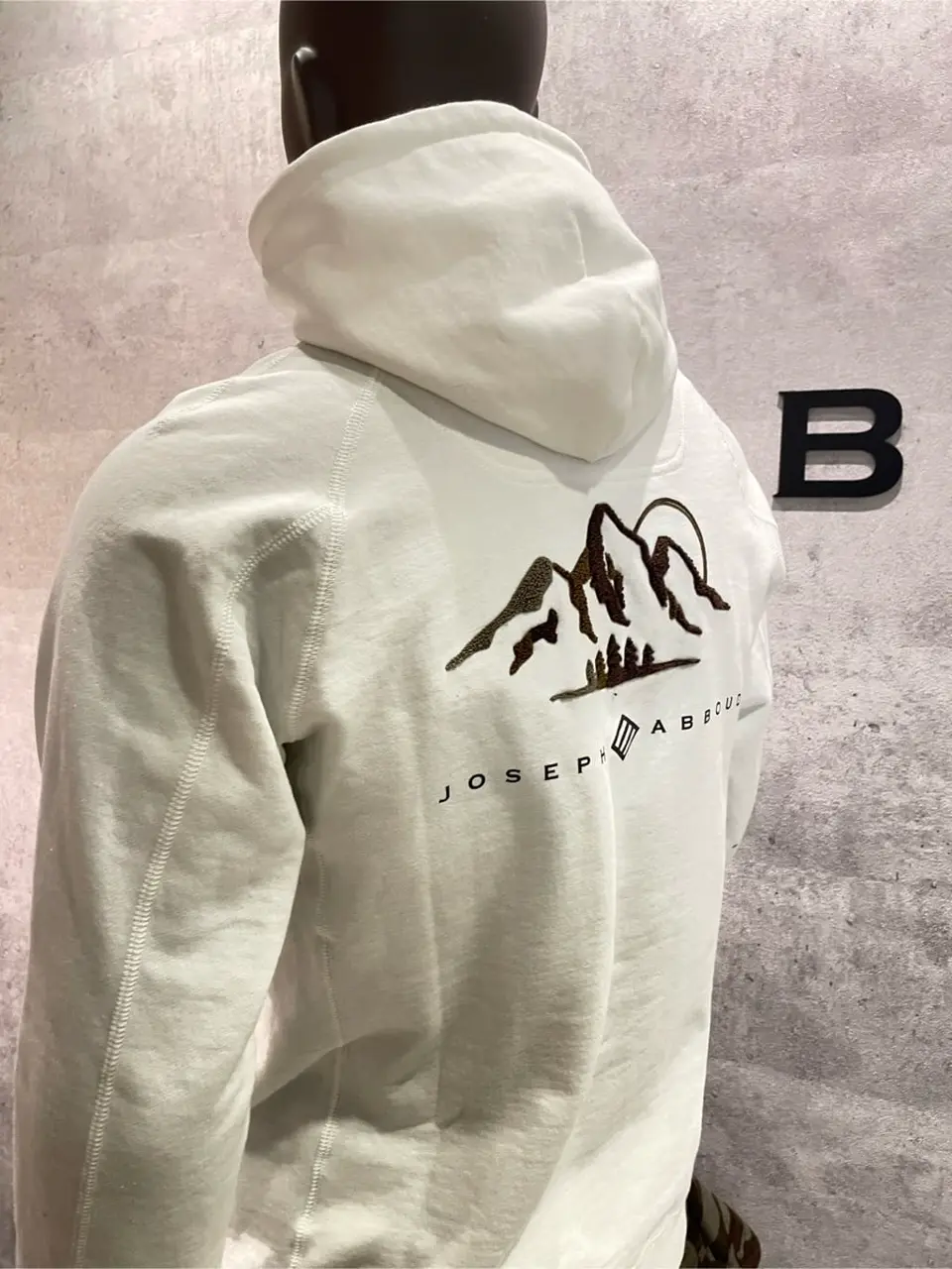 JOSEPH ABBOUD 東　 コーディネート画像