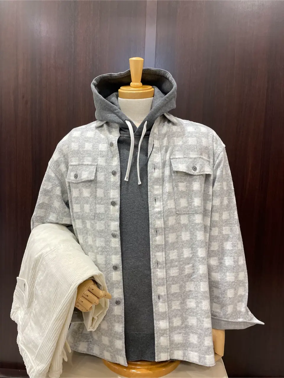 JOSEPH ABBOUD 松山 コーディネート画像