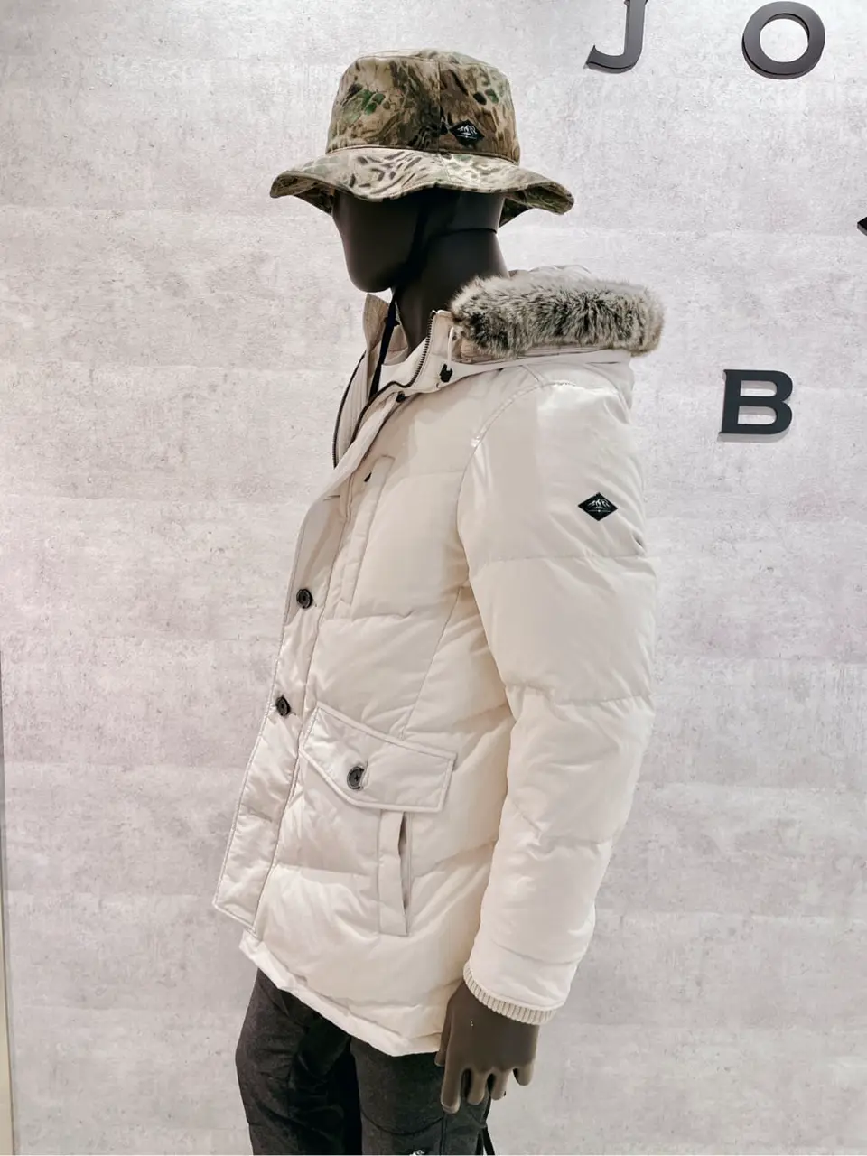 JOSEPH ABBOUD 二澤 コーディネート画像