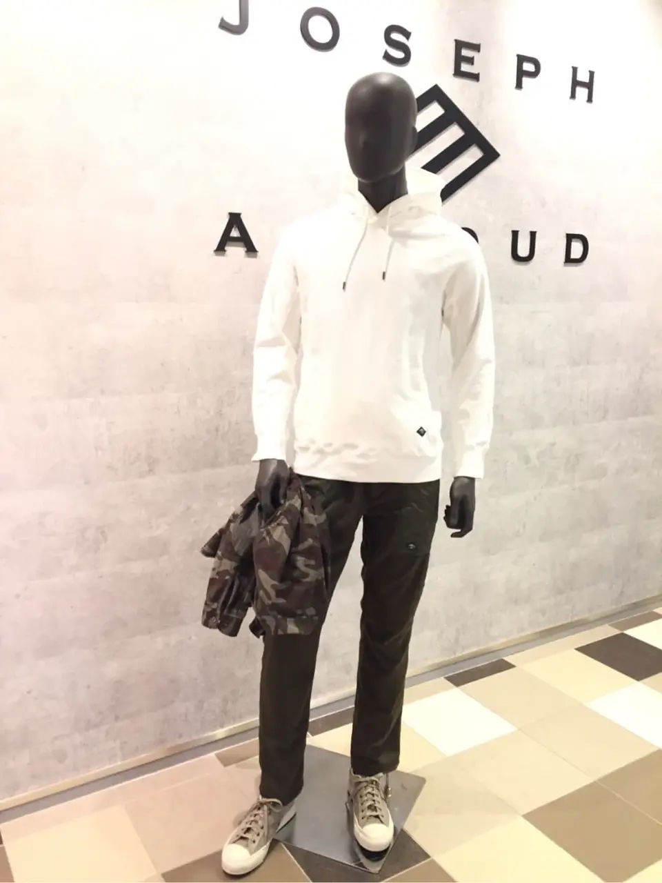 JOSEPH ABBOUD 大久 コーディネート画像