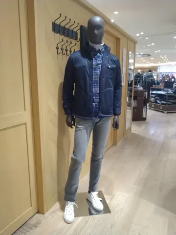 JOSEPH ABBOUD 重留 コーディネート画像