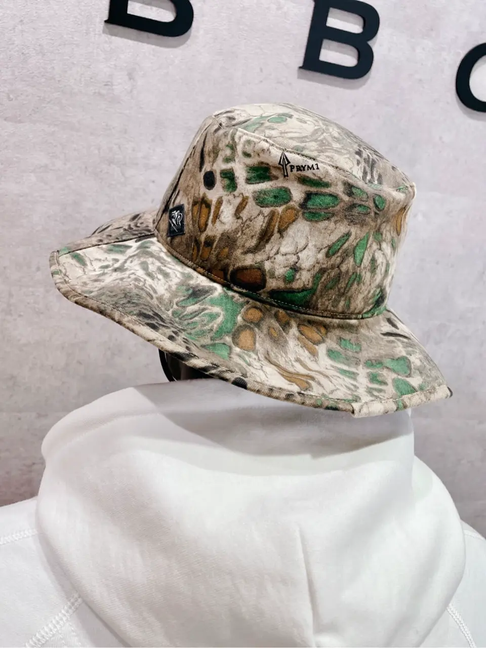 JOSEPH ABBOUD 二澤 コーディネート画像