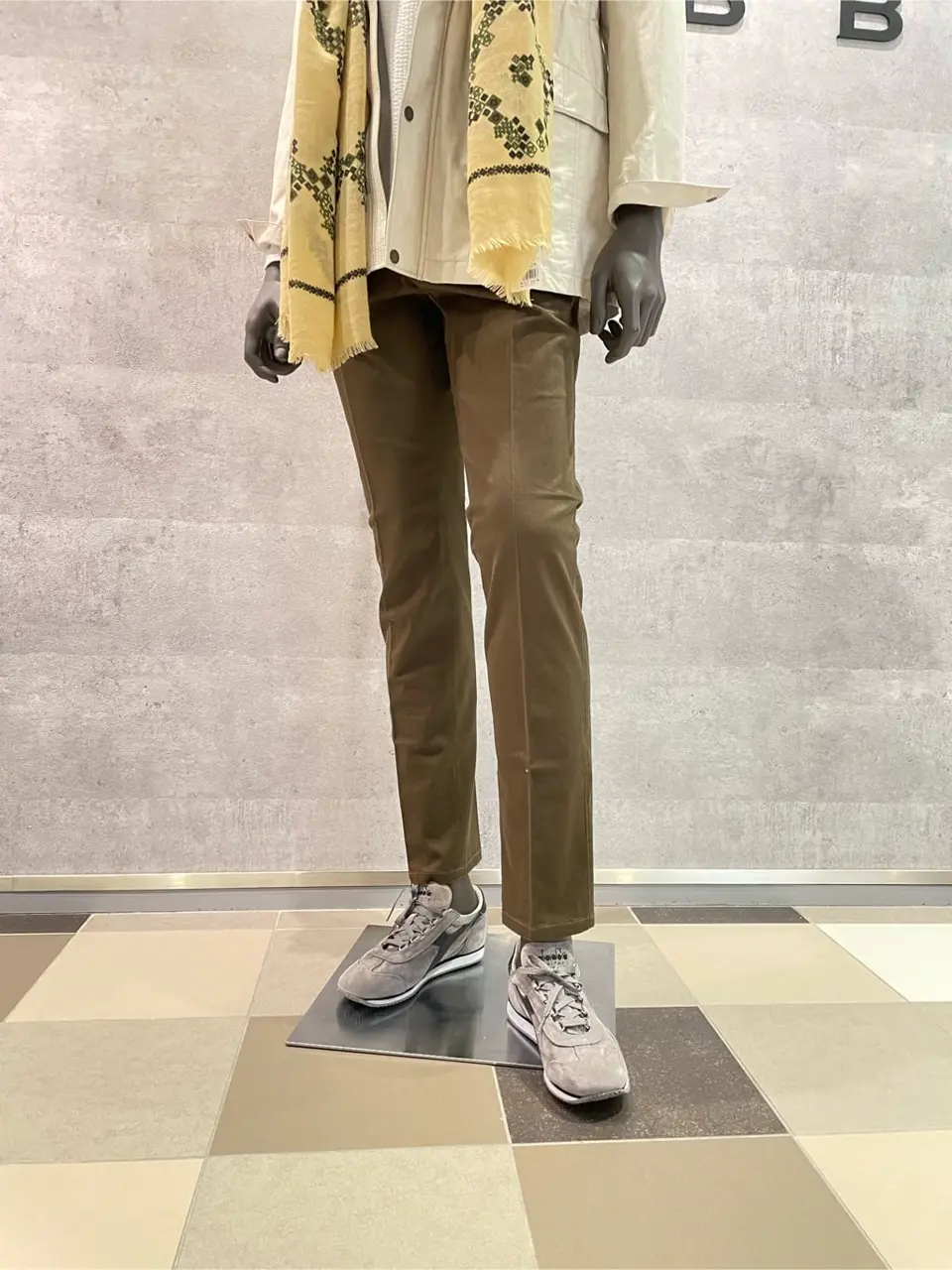 JOSEPH ABBOUD 東　 コーディネート画像