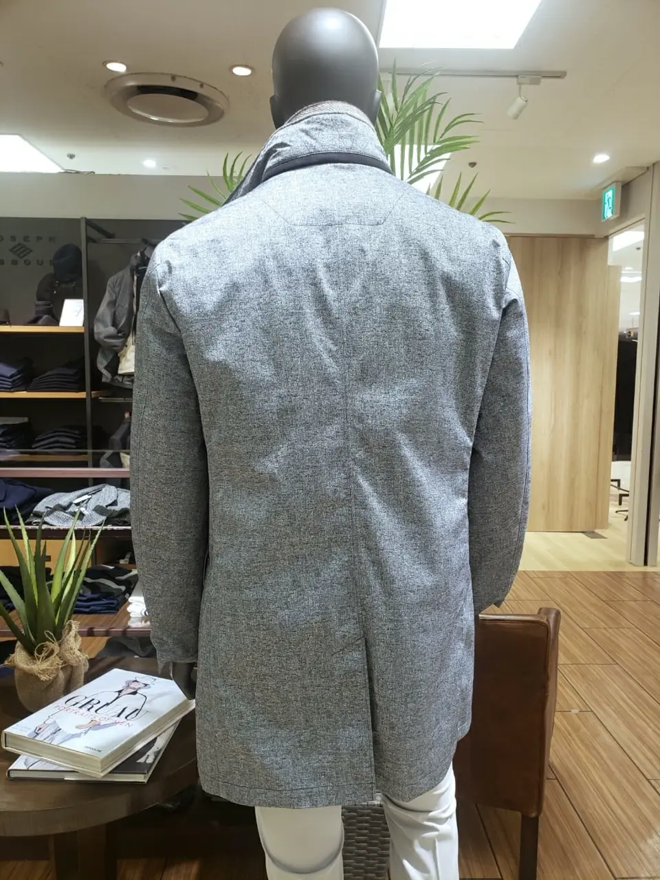 JOSEPH ABBOUD 中西 コーディネート画像