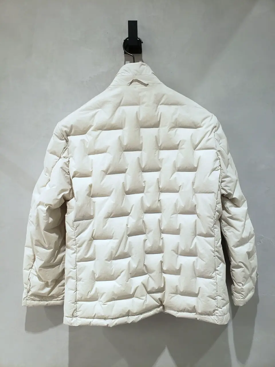 JOSEPH ABBOUD 中西 コーディネート画像