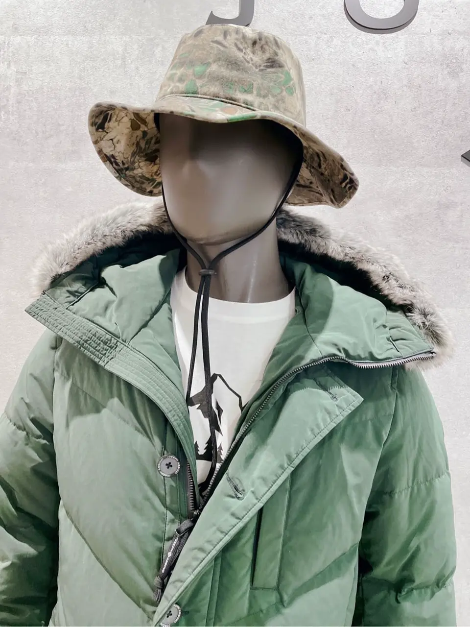 JOSEPH ABBOUD 二澤 コーディネート画像