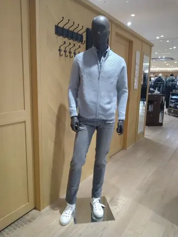 JOSEPH ABBOUD 重留 コーディネート画像