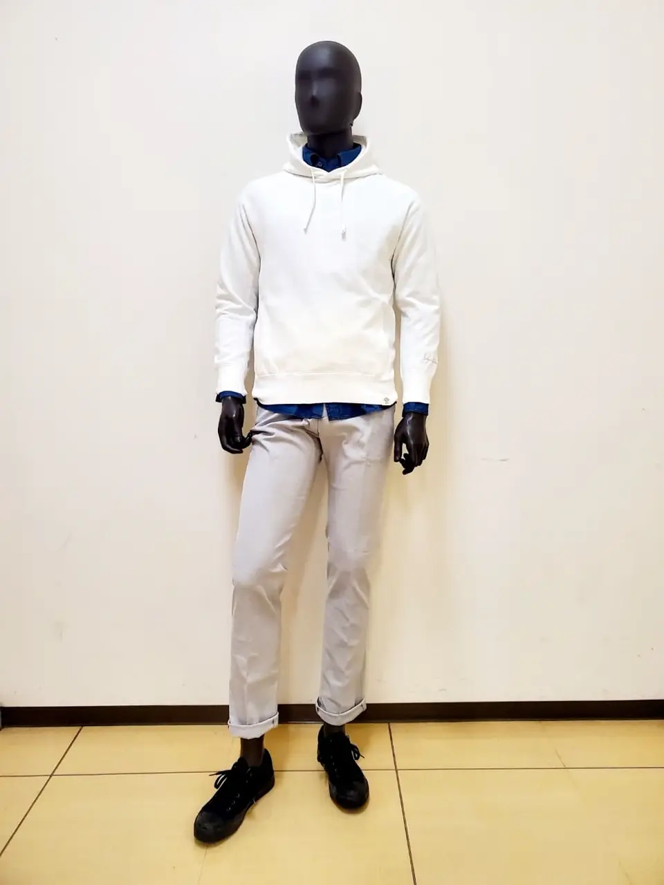 JOSEPH ABBOUD 亀井 コーディネート画像