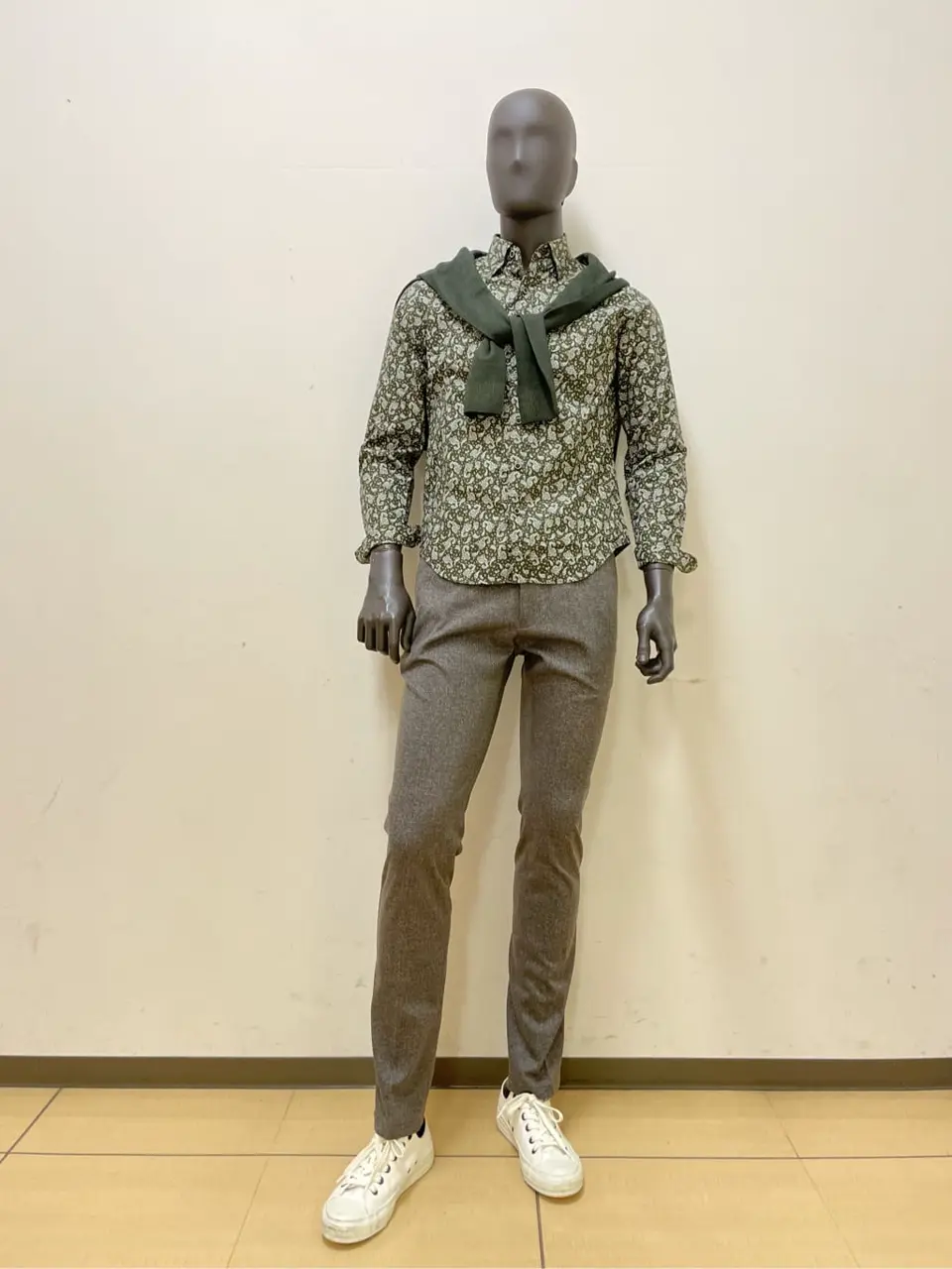 JOSEPH ABBOUD 金本 コーディネート画像