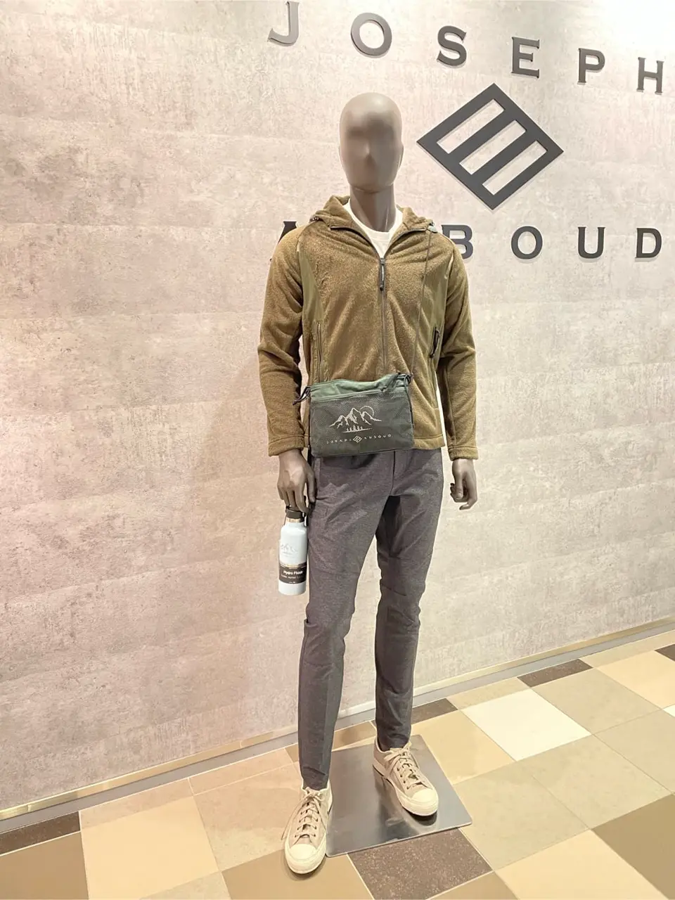  東　 コーディネート画像