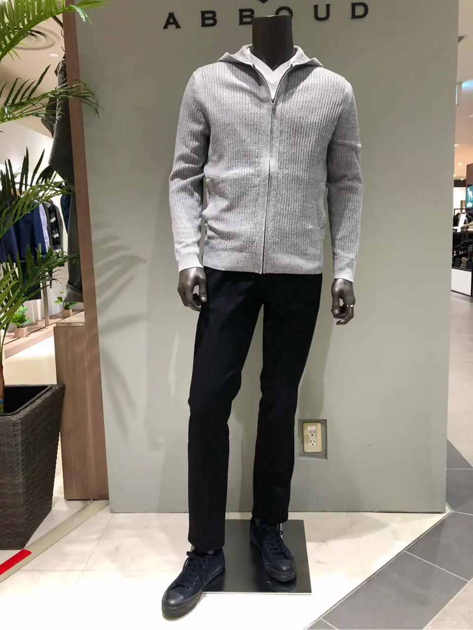 JOSEPH ABBOUD 川田 コーディネート画像