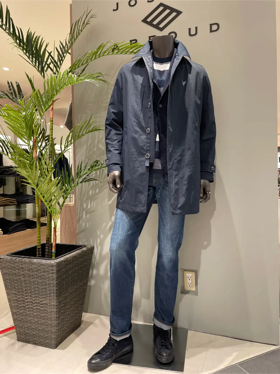 JOSEPH ABBOUD 伊津野 コーディネート画像