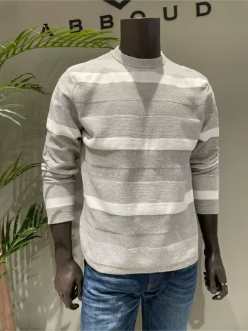 JOSEPH ABBOUD 伊津野 コーディネート画像