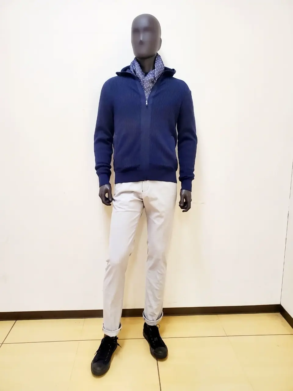 JOSEPH ABBOUD 亀井 コーディネート画像