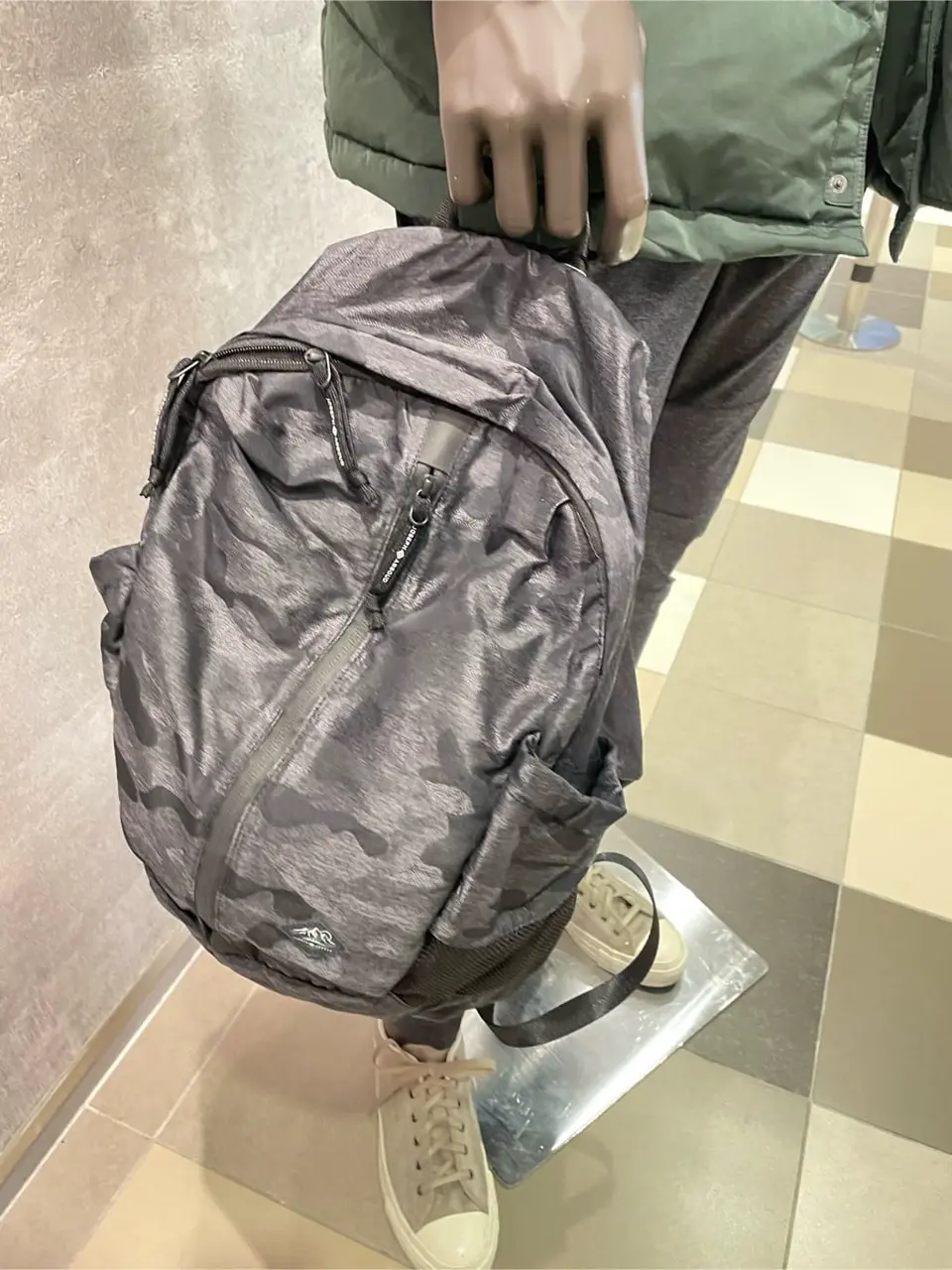 JOSEPH ABBOUD 東　 コーディネート画像