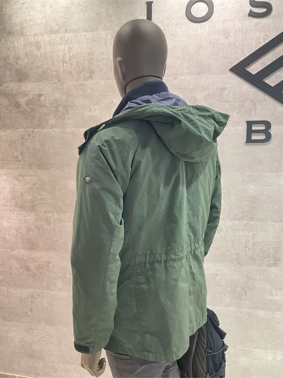 JOSEPH ABBOUD 東　 コーディネート画像