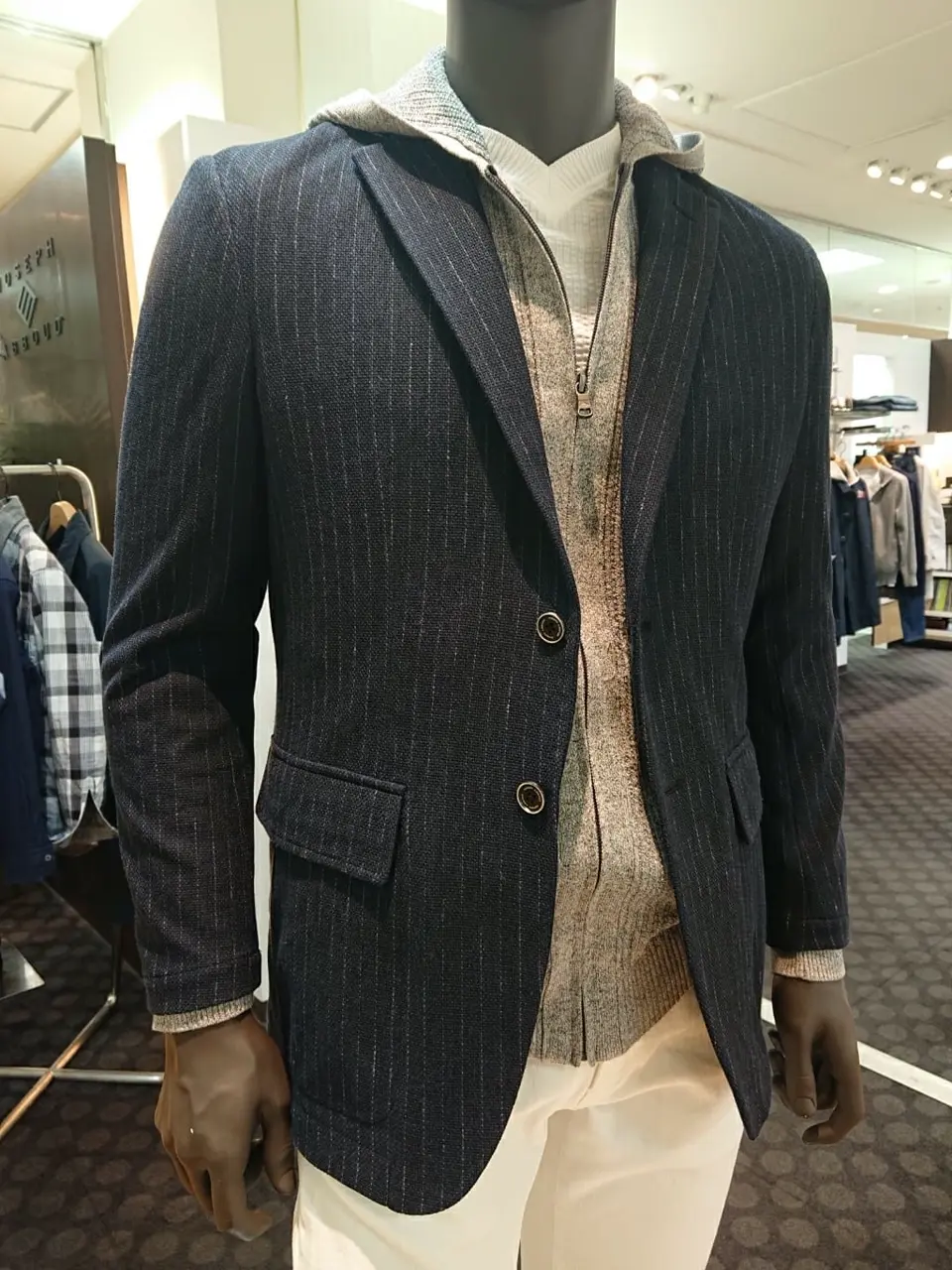 JOSEPH ABBOUD スタッフ コーディネート画像