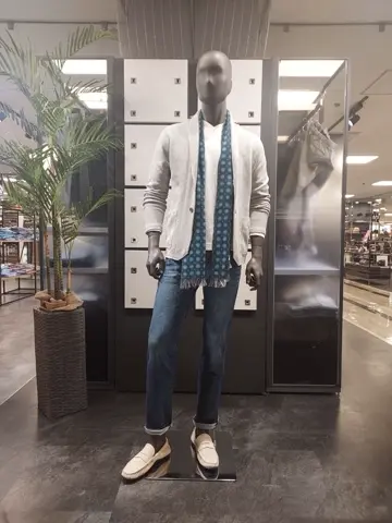 JOSEPH ABBOUD 宮下 コーディネート画像