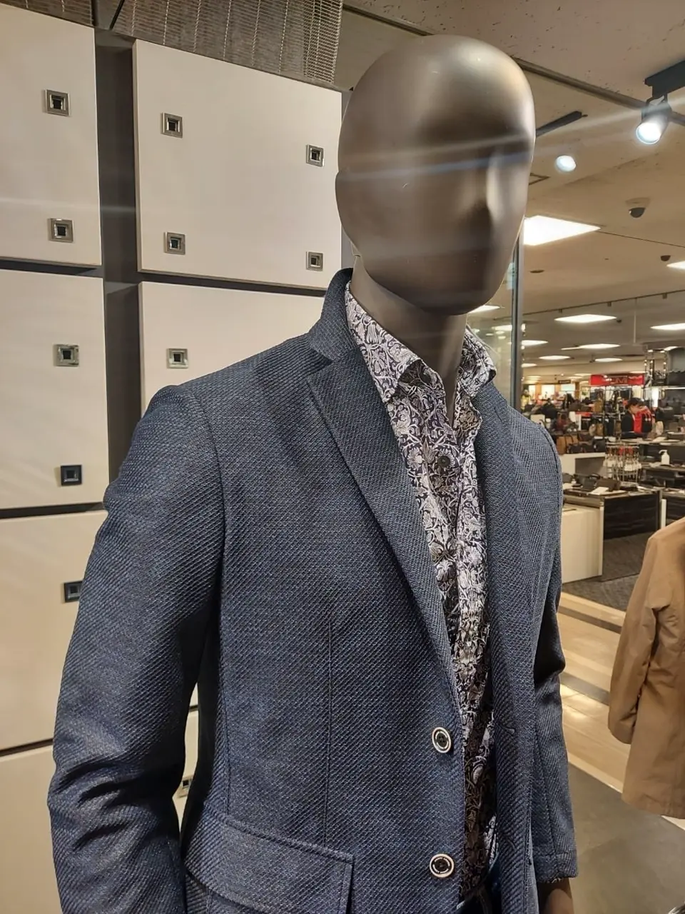 JOSEPH ABBOUD 宮下 コーディネート画像