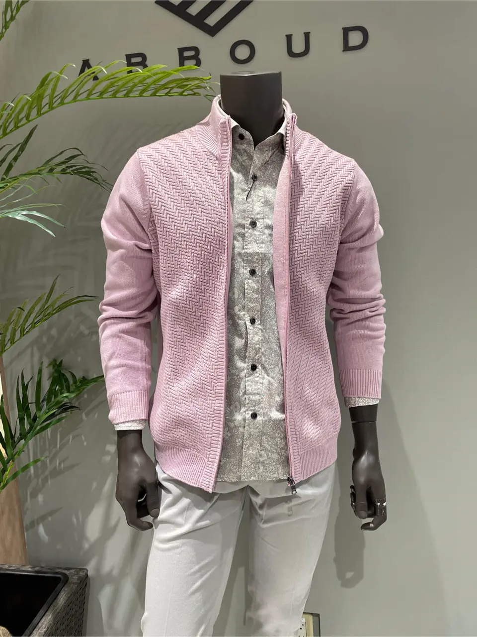 JOSEPH ABBOUD 伊津野 コーディネート画像