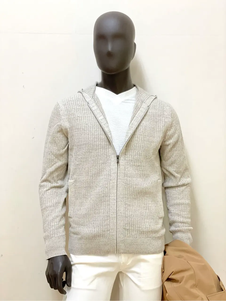 JOSEPH ABBOUD 金本 コーディネート画像