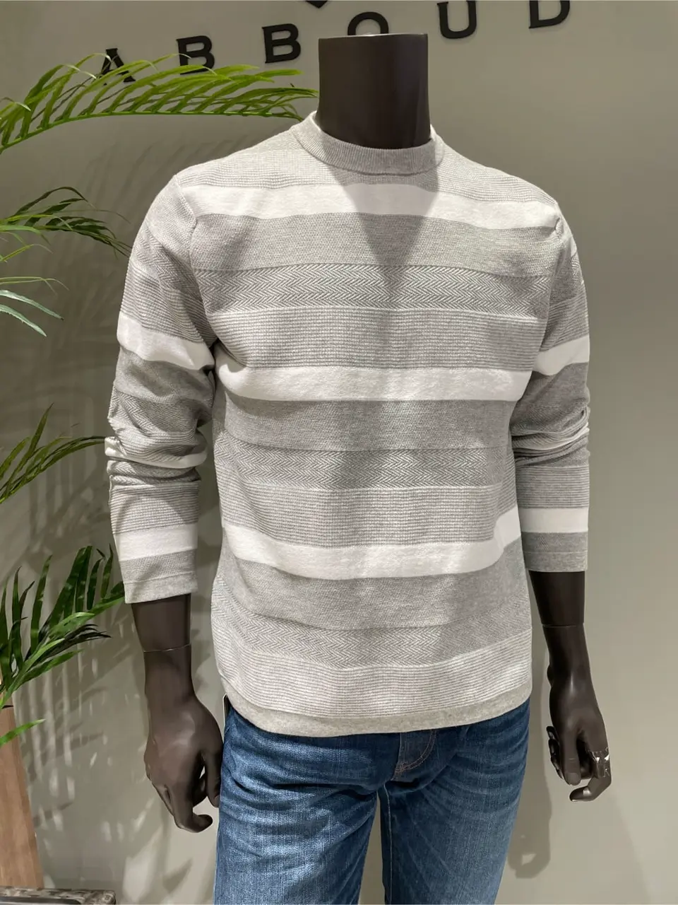 JOSEPH ABBOUD 伊津野 コーディネート画像