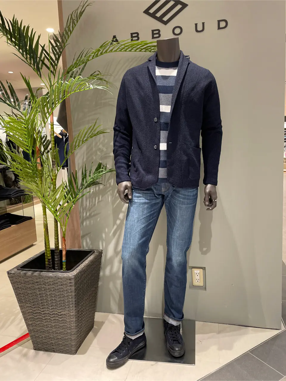 JOSEPH ABBOUD 伊津野 コーディネート画像