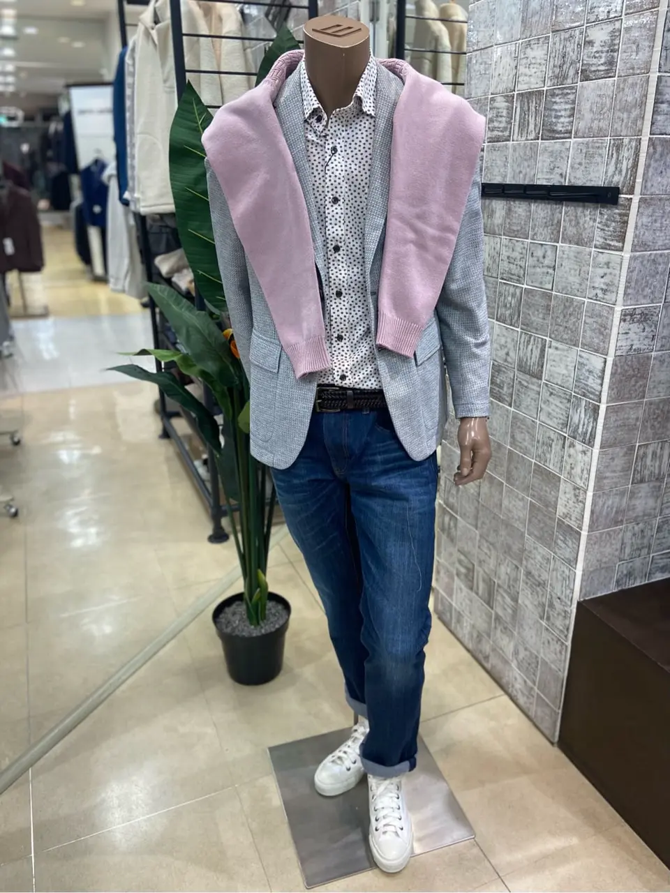  たかい　かおり コーディネート画像