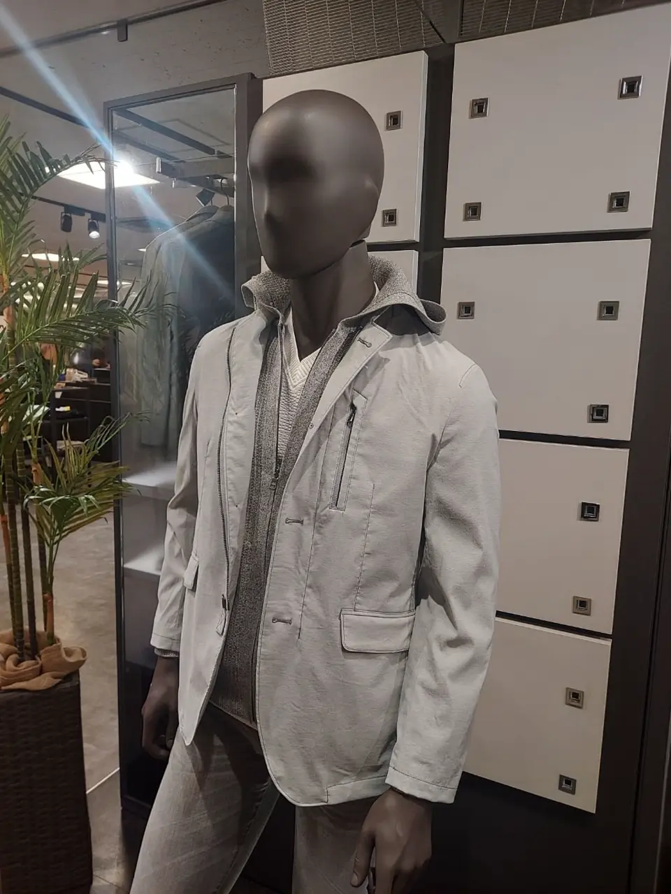 JOSEPH ABBOUD 宮下 コーディネート画像