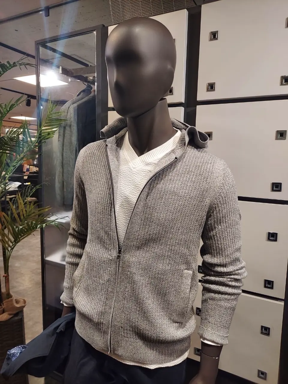 JOSEPH ABBOUD 宮下 コーディネート画像