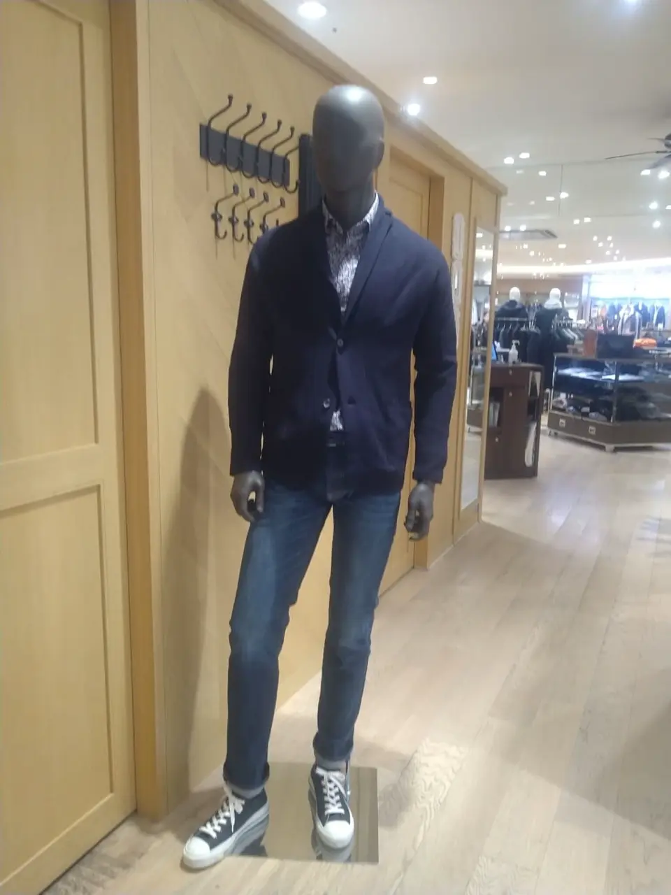 JOSEPH ABBOUD 重留 コーディネート画像