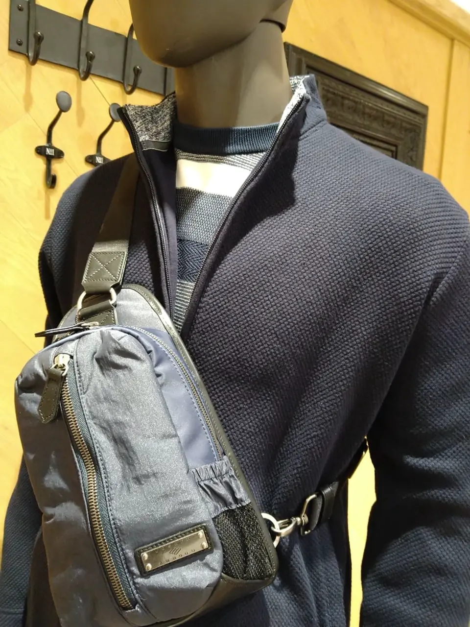 JOSEPH ABBOUD 重留 コーディネート画像