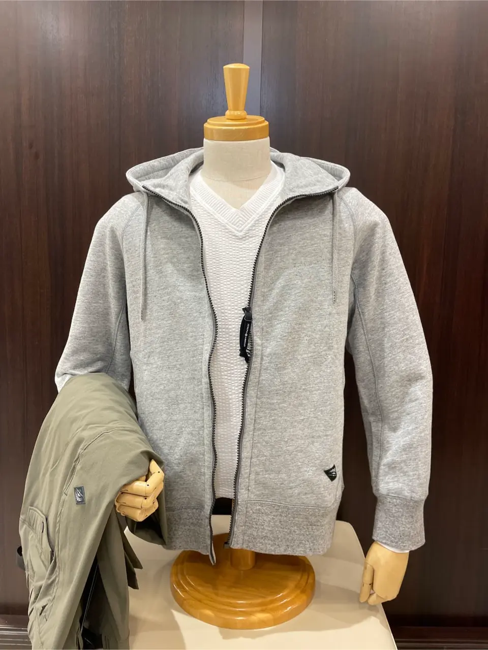 JOSEPH ABBOUD 松山 コーディネート画像