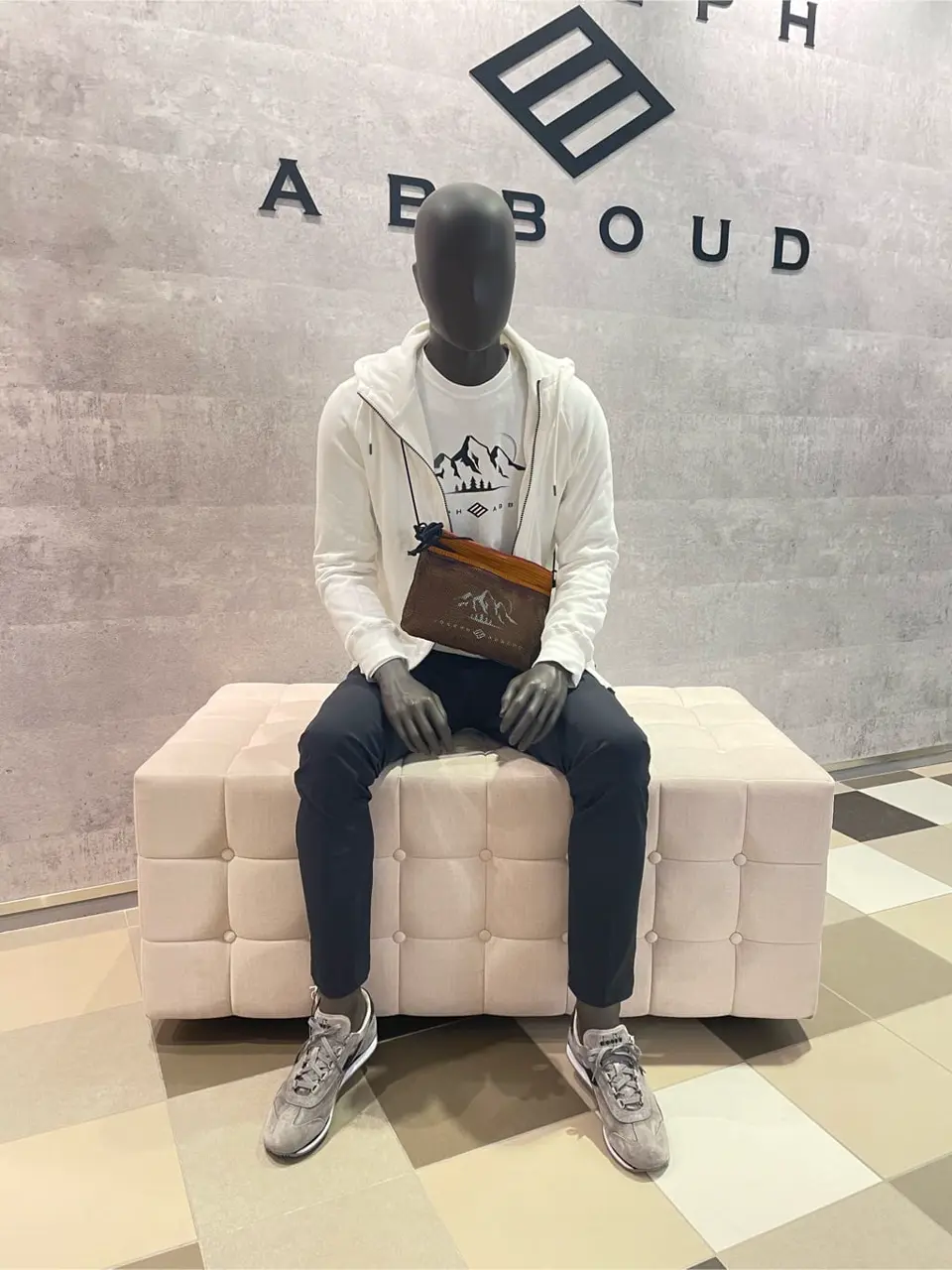  東　 コーディネート画像