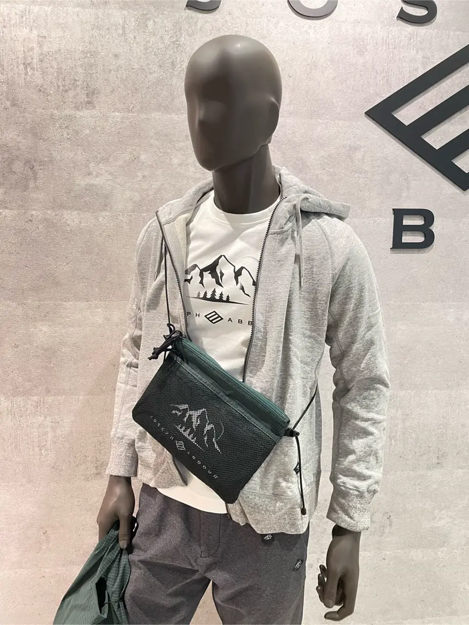 JOSEPH ABBOUD 東　 コーディネート画像