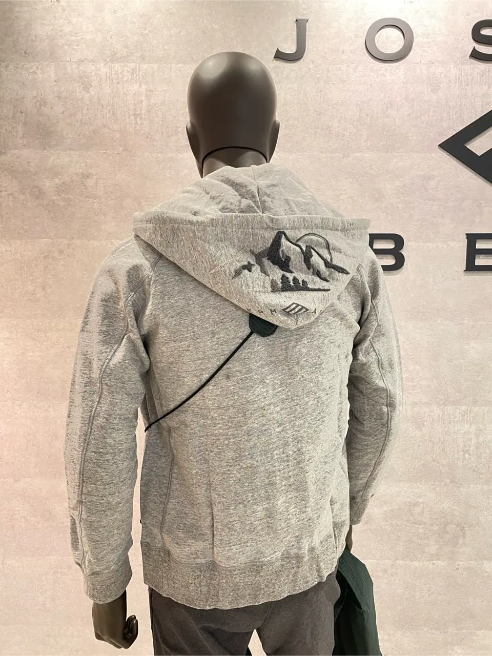 JOSEPH ABBOUD 東　 コーディネート画像