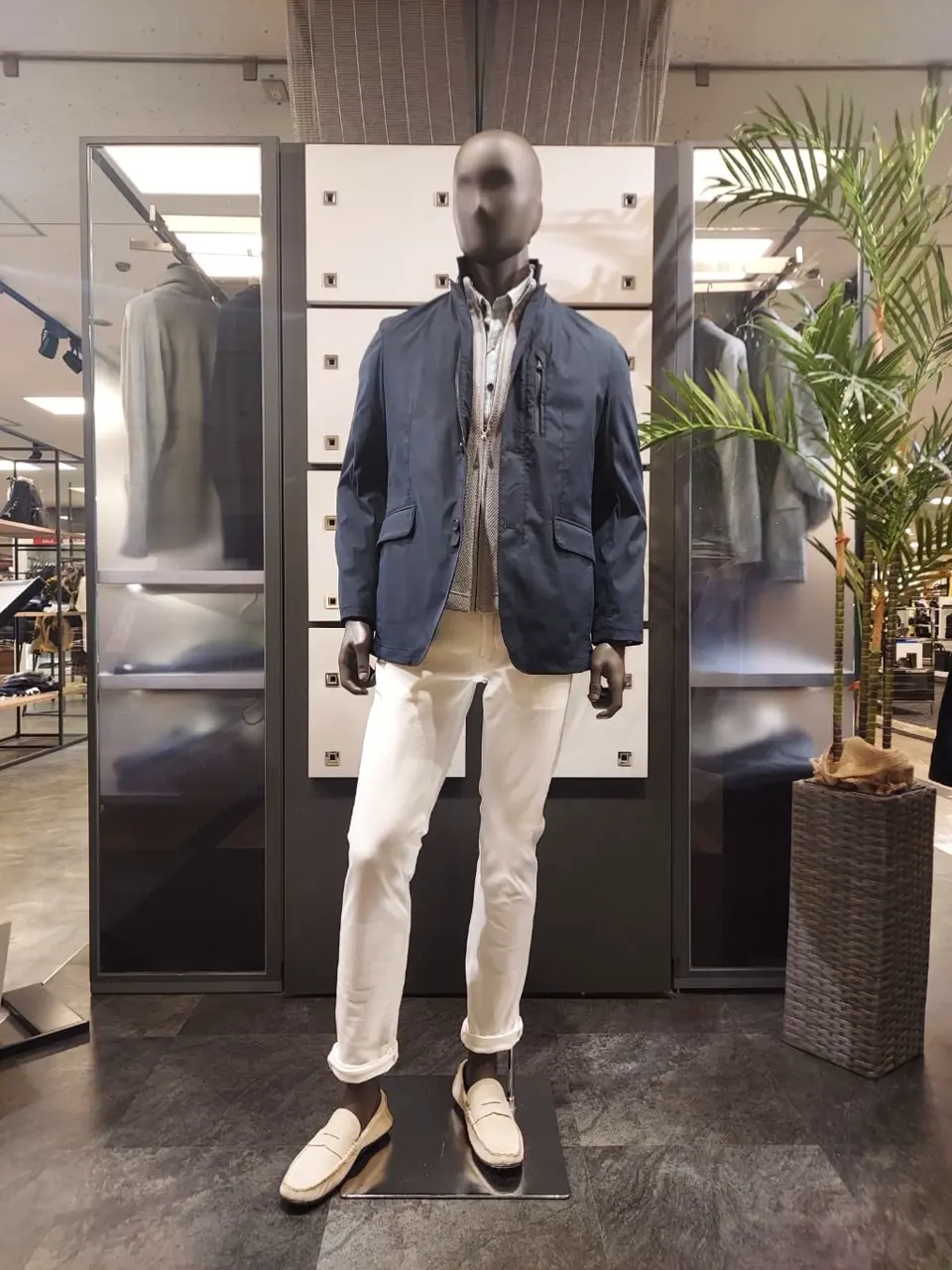 JOSEPH ABBOUD 宮下 コーディネート画像