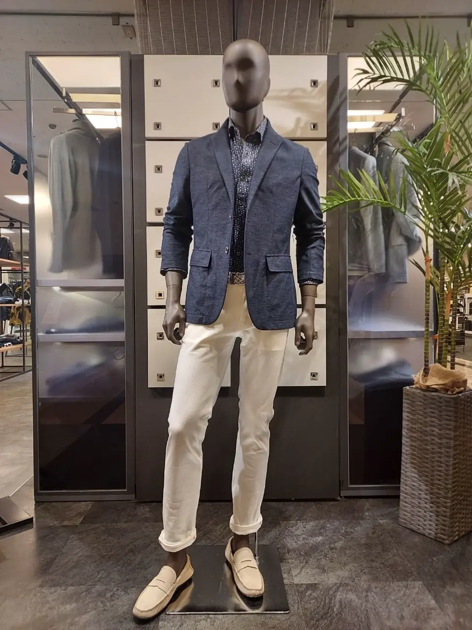 JOSEPH ABBOUD 宮下 コーディネート画像