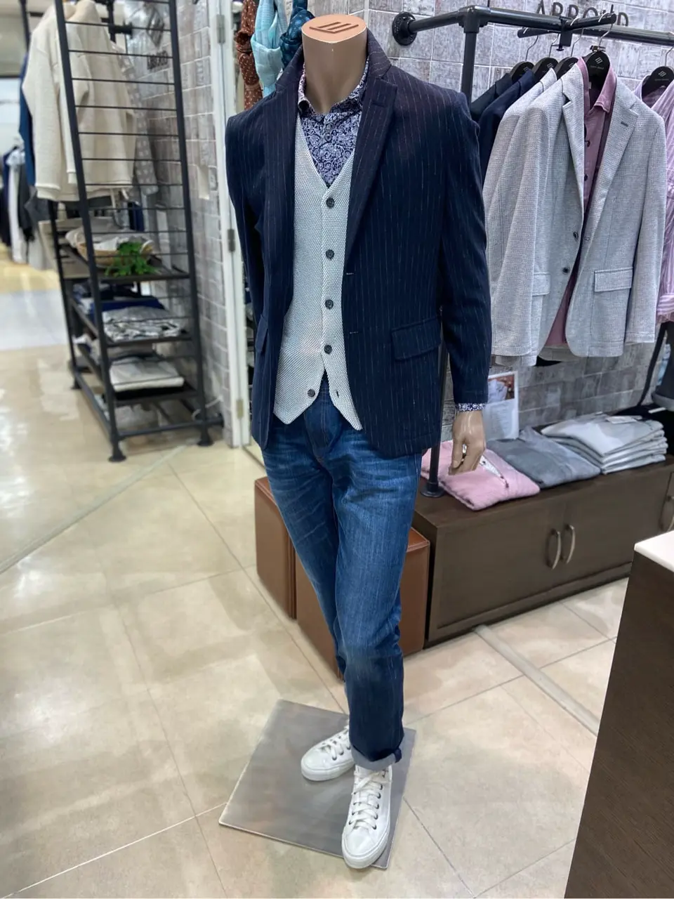JOSEPH ABBOUD たかい　かおり コーディネート画像