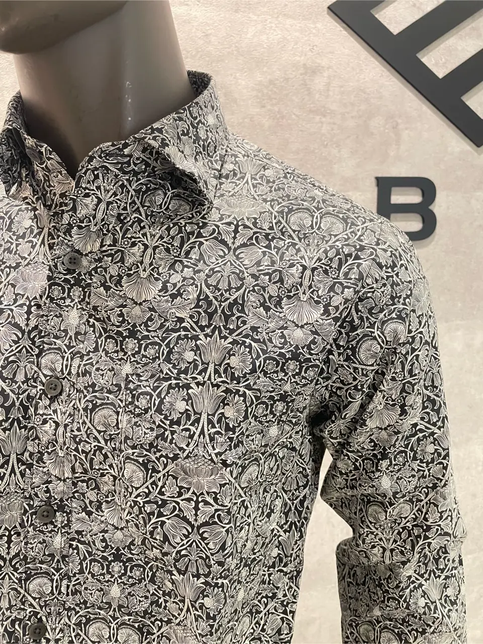 JOSEPH ABBOUD 東　 コーディネート画像