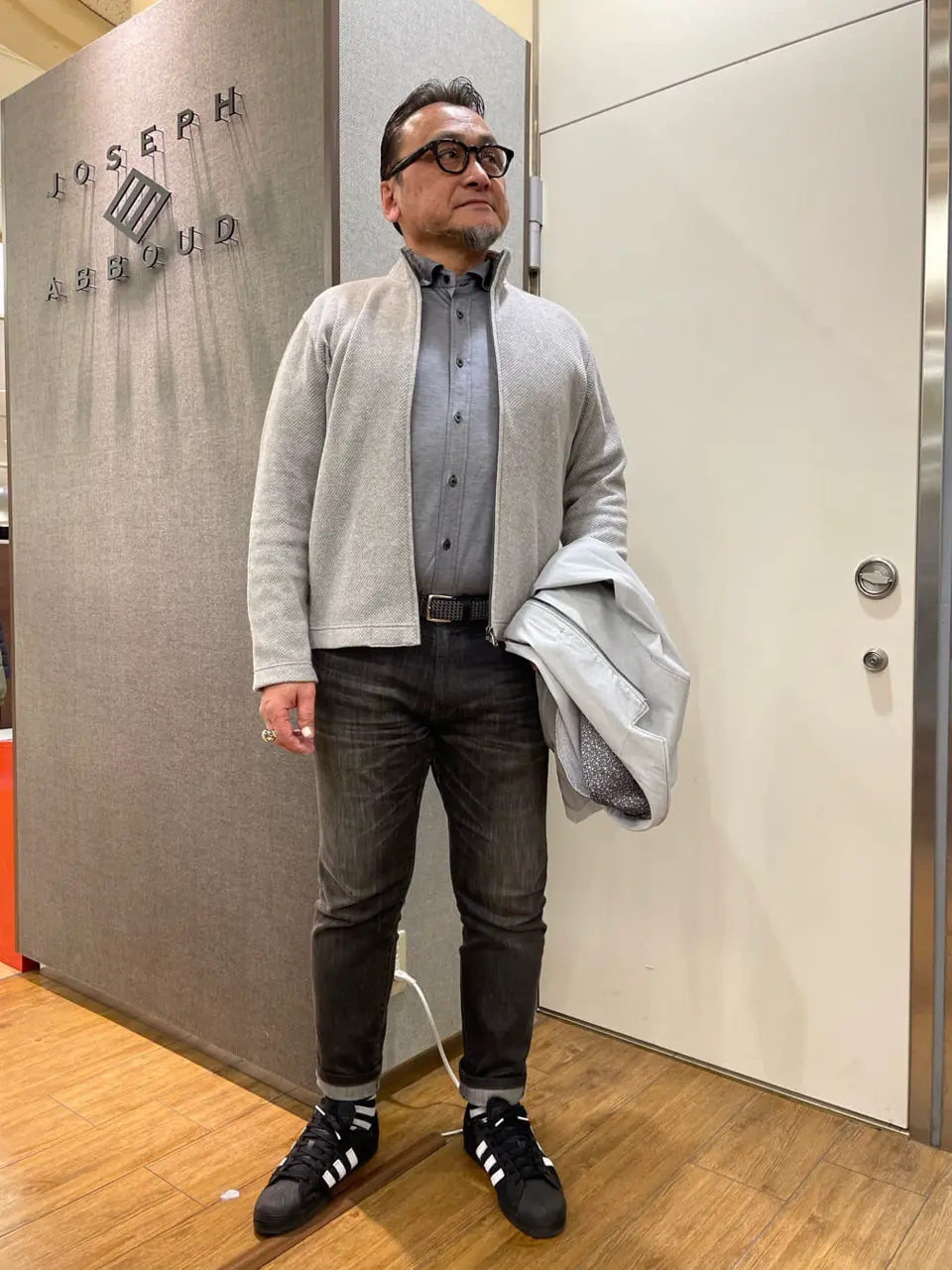 JOSEPH ABBOUD 辰見 コーディネート画像