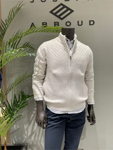 JOSEPH ABBOUD 伊津野 コーディネート画像