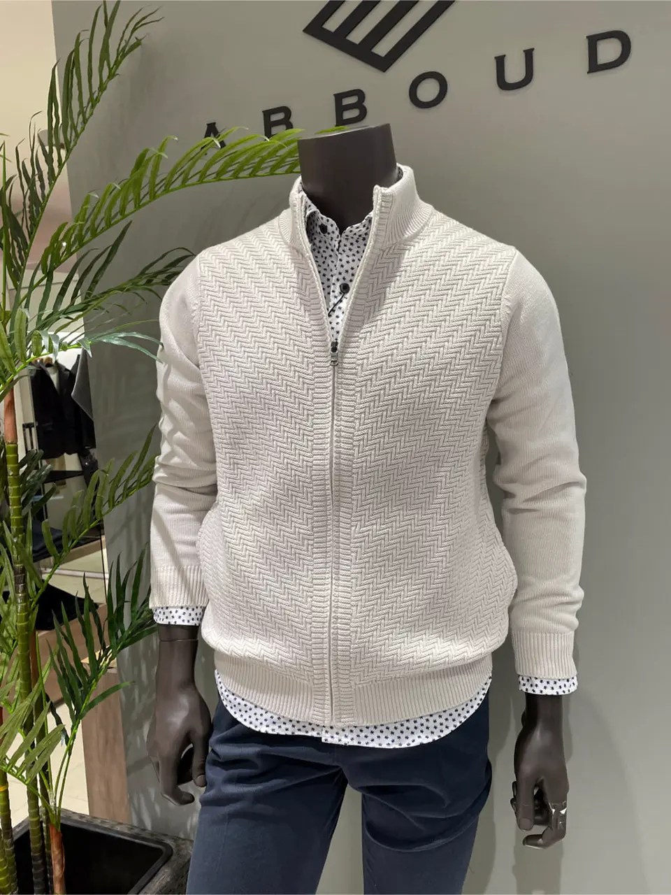 JOSEPH ABBOUD 伊津野 コーディネート画像